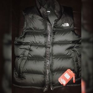 BRAND NEW NORTH FACE VEST MEDIUM